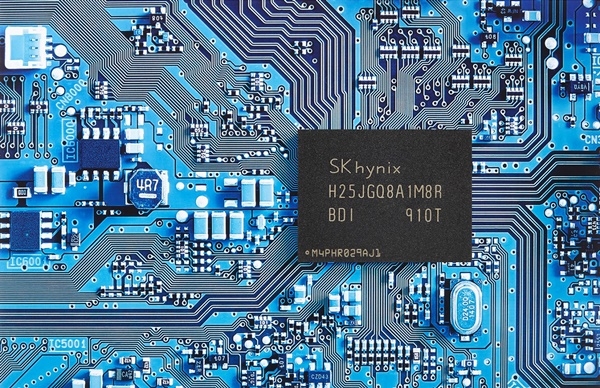 SK하이닉스가 개발한 96단 4D 낸드 기반 1Tb QLC 제품.(사진=SK하이닉스)