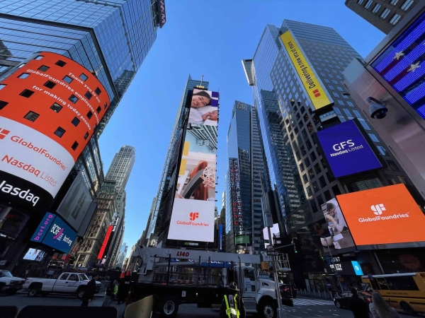 뉴욕의 글로벌파운드리 전광판. 출처=글로벌파운드리