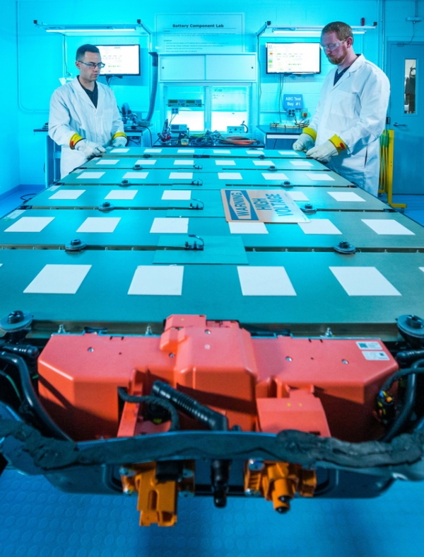 LG에너지솔루션과 GM의 합작법인인 얼티엄셀즈의 전기차 배터리 팩.(사진=LG에너지솔루션)